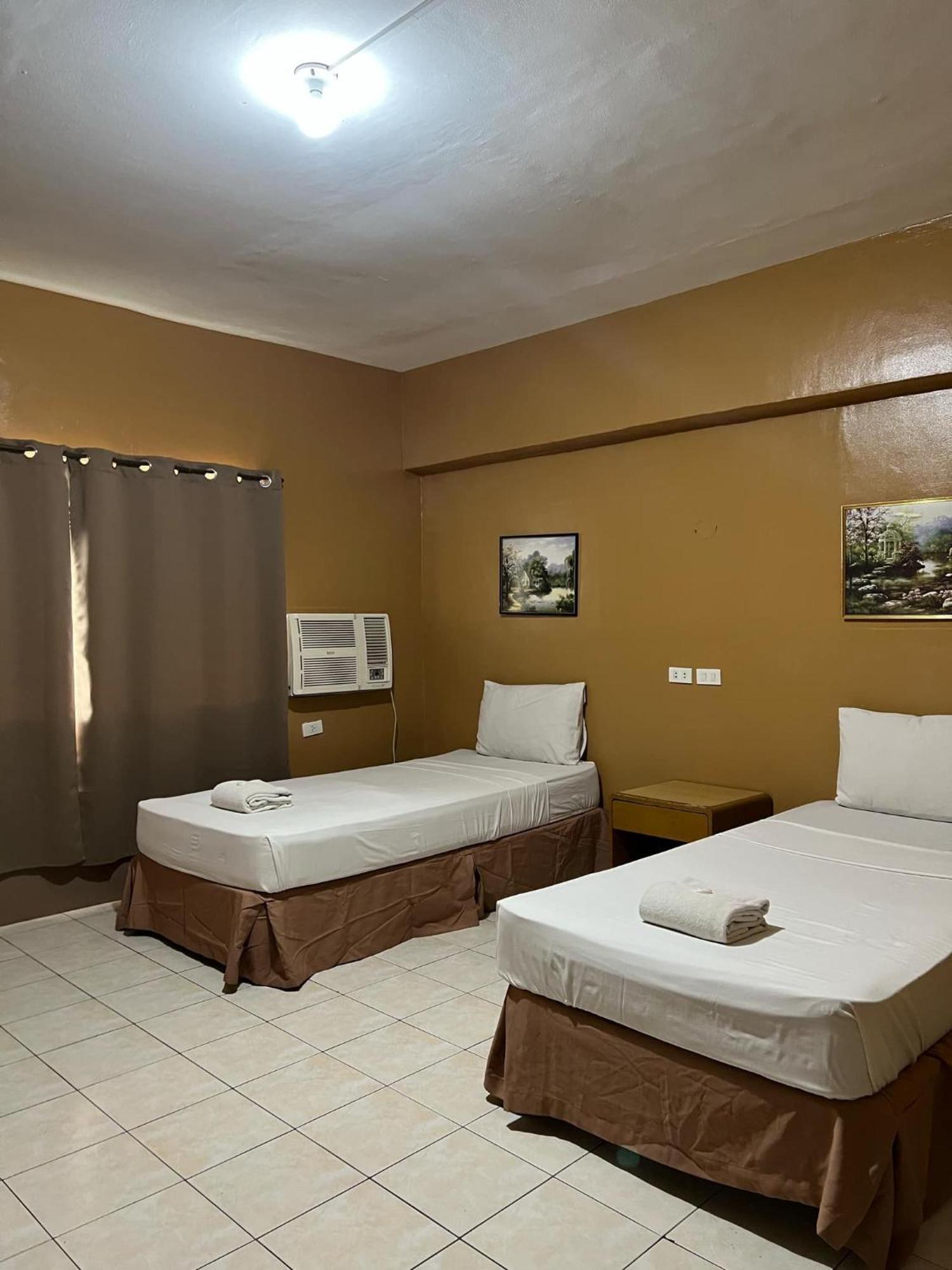 Dona Mercedes Cebu Stadt Exterior foto
